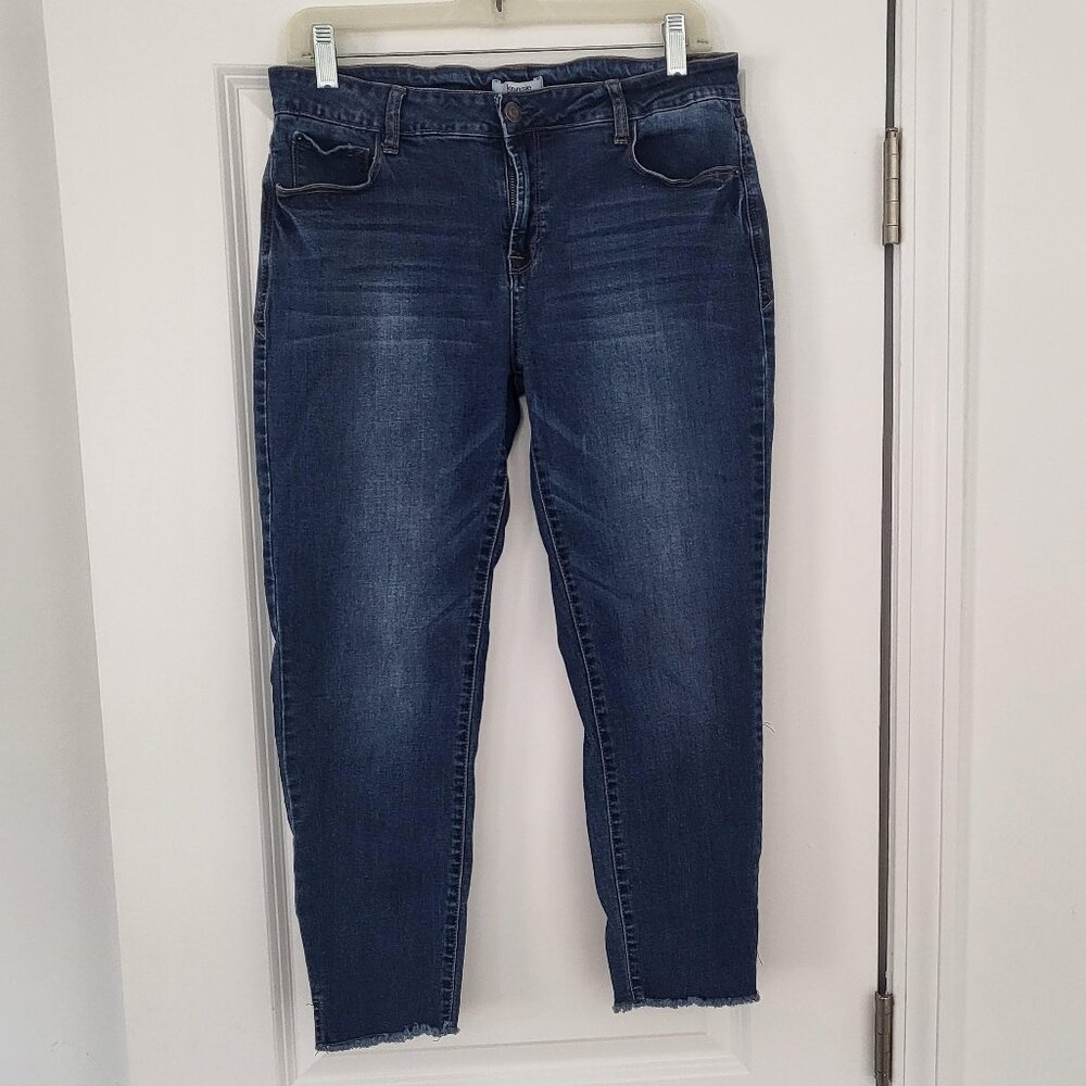 KENSIE SUPER STRETCH CROP FRAYED HEM 10/30